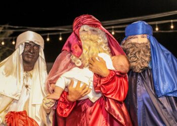 Claromecó celebró la llegada de los Reyes Magos con un espectáculo musical para toda la familia