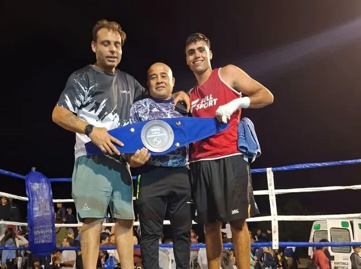 Multitudinario apoyo del público al boxeo en balneario reta