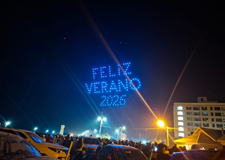 La Municipalidad de Tres Arroyos agradece a las empresas que hicieron posible el exitoso show de drones en la costa