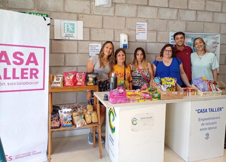 Casa taller tiene a cargo el buffet de la pileta municipal