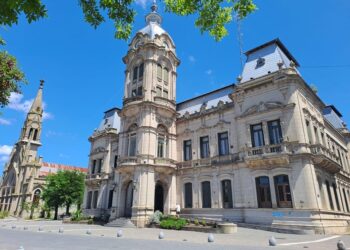 Ajustes en el gabinete municipal: reorganización de áreas clave para optimizar la gestión pública