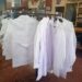 Guardapolvos y uniformes escolares: precios estables y promociones en la previa del inicio de clases