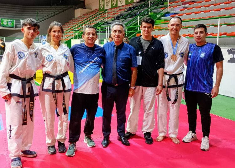 El taekwondo regional brilla en Mar del Plata con una cosecha histórica de medallas
