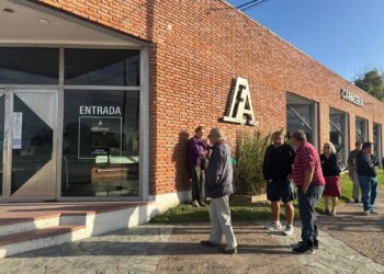 Frigorífico Anselmo reabrió sus puertas y volvió a recibir a los tresarroyenses