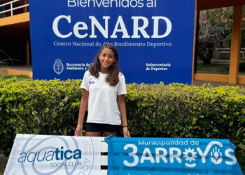 Orgullo de Orense: la nadadora Mía De La Iglesia brilla en el programa nacional de deporte adaptado