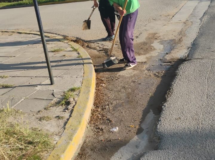 El área de Higiene Urbana refuerza las tareas de limpieza en los barrios y solicita la colaboración de toda la comunidad