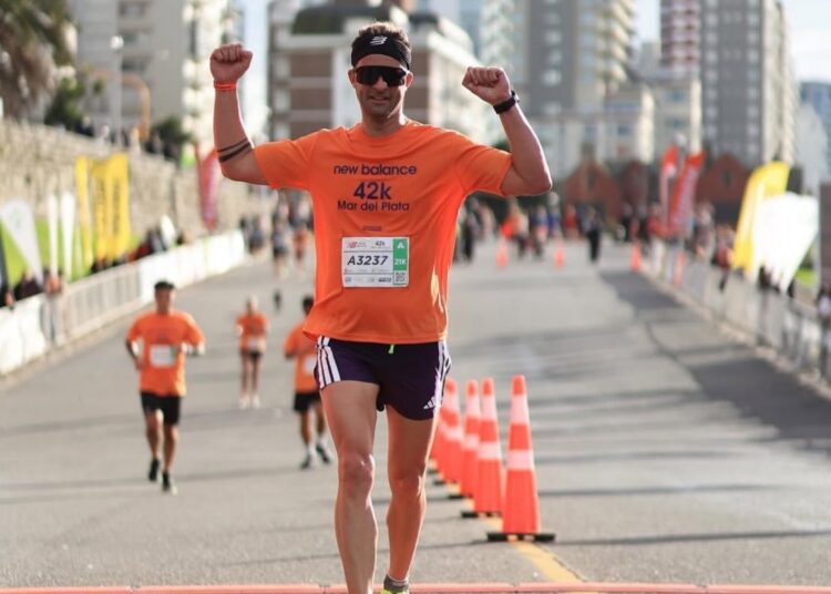 El equipo DM Entrenamiento dejó su huella en la exigente Maratón Internacional de Mar del Plata