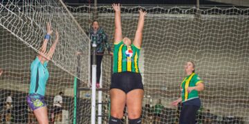 El vóley femenino pone primera con el Torneo Apertura en el Polideportivo
