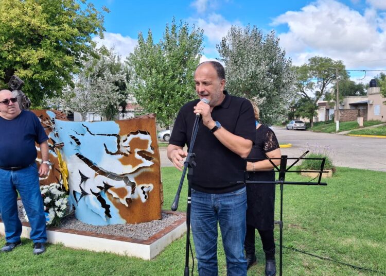 A 44 años de la guerra de Malvinas, el Intendente Pablo Garate hizo hincapié en los jóvenes y en la memoria colectiva