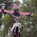 Claromecó vive una jornada central de fe y cultura con el tradicional Vía Crucis Viviente