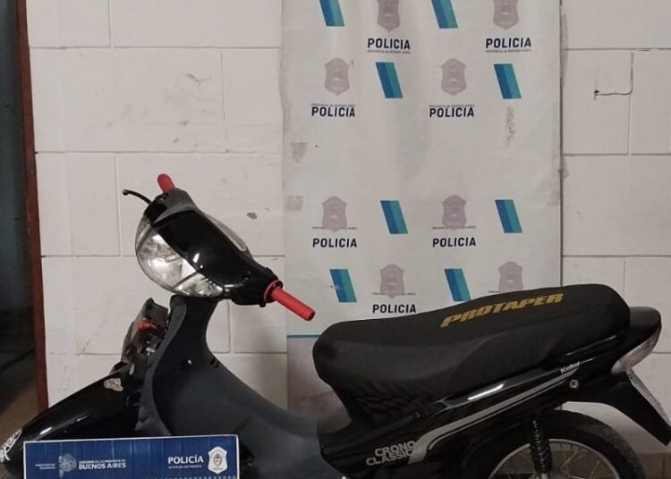 Operativo conjunto en Tres Arroyos permite recuperar una moto robada en Gonzales Chaves