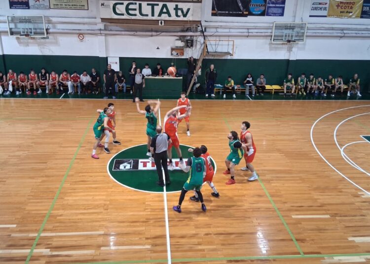 Huracán ganó el clásico de invictos y se quedó con el 1
