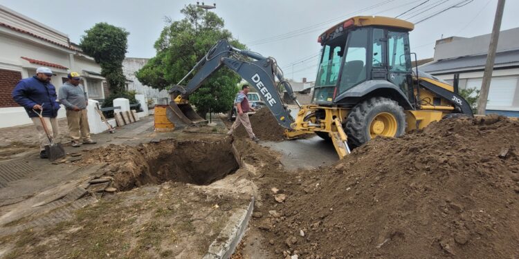 Claromecó: El Municipio inició la obra de desagües para mitigar anegamientos en zonas críticas