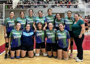 Histórico debut y triunfo para Villa del Parque en la Liga Municipal de Voley