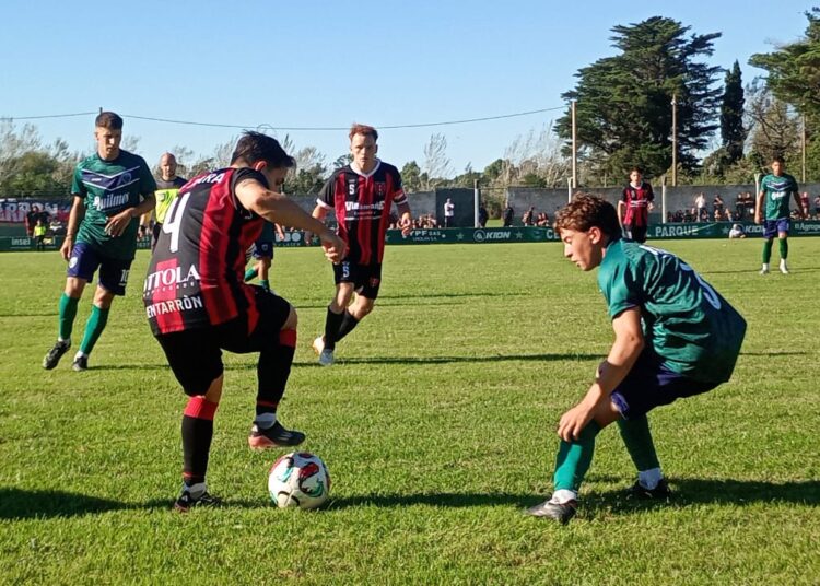 Villa del Parque ganó el anticipo y es líder en Primera