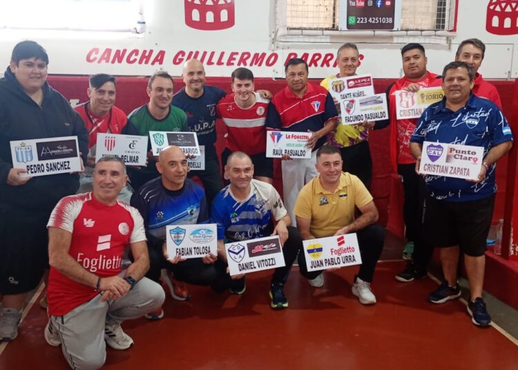 Huracán puso en marcha el torneo especial “Guillermo Barrios” con un emotivo acto inaugural