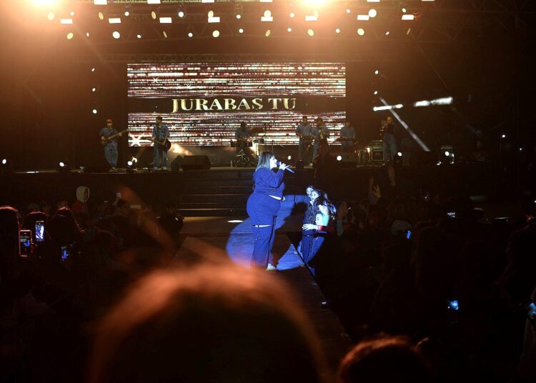 Gran cierre con Flor Álvarez en el aniversario de Tres Arroyos