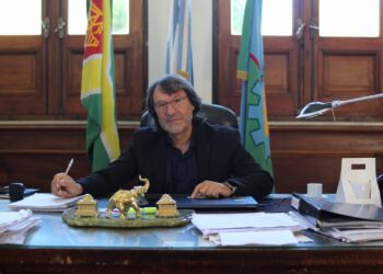 Adolfo Olivera asumió como intendente interino y destacó la continuidad de la gestión