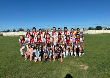 Primera Femenina: Colegiales goleó y quedó como único líder
