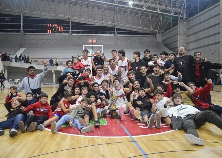 Huracán campeón de la Copa Ciudad de Tres Arroyos tras vencer a Argentino Junior