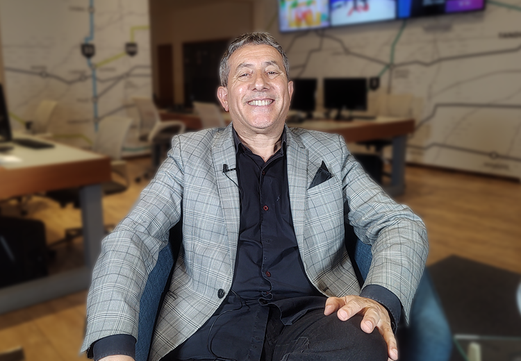 Alejandro Gardinetti se presenta en los festejos del club Colegiales