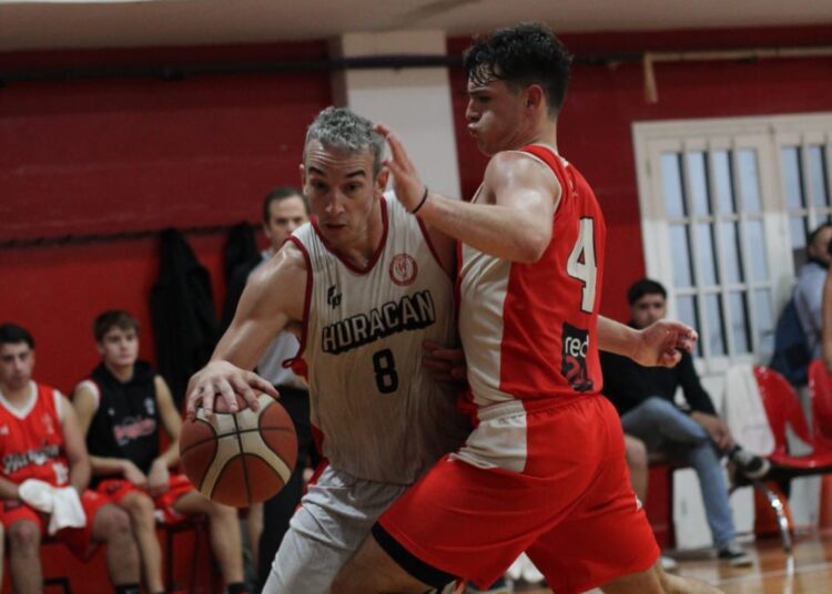 Huracán fue contundente y es finalista de la Copa Ciudad