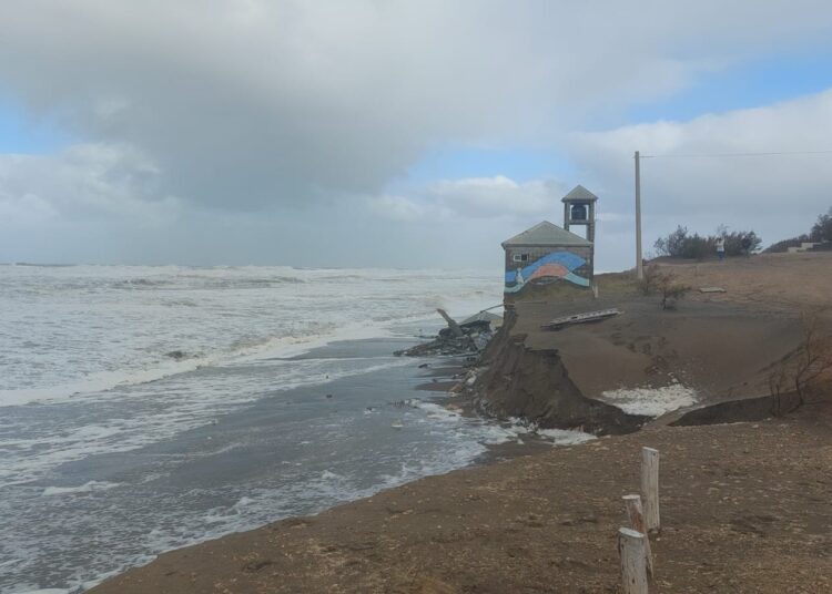 Mar embravecido, crecida y olas gigantes tras el ciclón extratropical