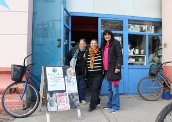 PACMA impulsa una feria especial para recaudar fondos y sostiene el trabajo con animales rescatados