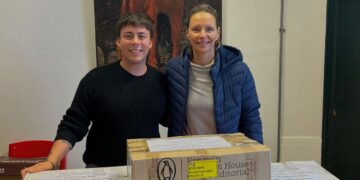 El municipio concreta el fortalecimiento bibliográfico de las instituciones culturales locales