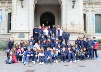 Alumnos del Colegio Holandés presenciaron la sesión del Concejo Deliberante