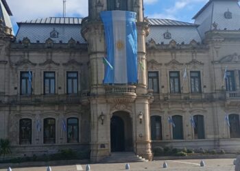 Jubilados municipales reclaman por aumentos adeudados
