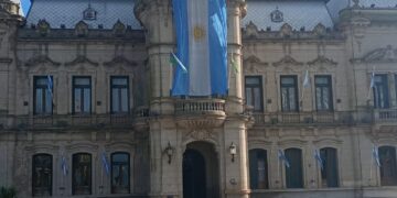 Jubilados municipales reclaman por aumentos adeudados
