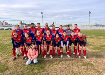 Colegiales ganó y sigue firme en la cima del femenino