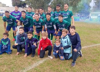 Fútbol local: Villa ganó y estira la ventaja en la cima