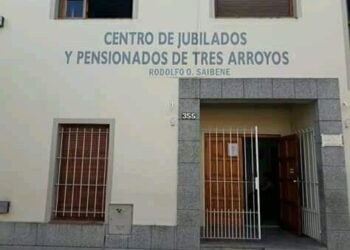 El Centro de Jubilados se renueva contra los prejuicios: lanzan una kermés patricia, cenas de gala y viajes de turismo social