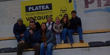 Emotivo homenaje en Olimpo: las plateas ya llevan el nombre de Hugo Vázquez