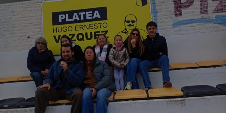 Emotivo homenaje en Olimpo: las plateas ya llevan el nombre de Hugo Vázquez
