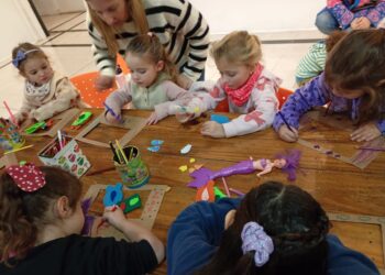 Creatividad e infancias: el Museo Mulazzi fue escenario de un exitoso taller de títeres de dedo