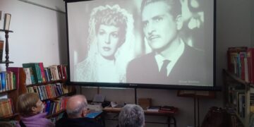 Pantalla grande en las localidades: el Cine Móvil debutó con éxito y emoción en San Mayol