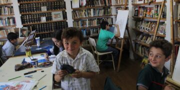 Gustavo “Ruso” Sabatini celebra 10 años de su taller de expresión gráfica en la Biblioteca José Ingenieros