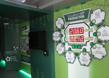 El aula móvil del agro llegó a Tres Arroyos para acercar la innovación y la tecnología a los estudiantes