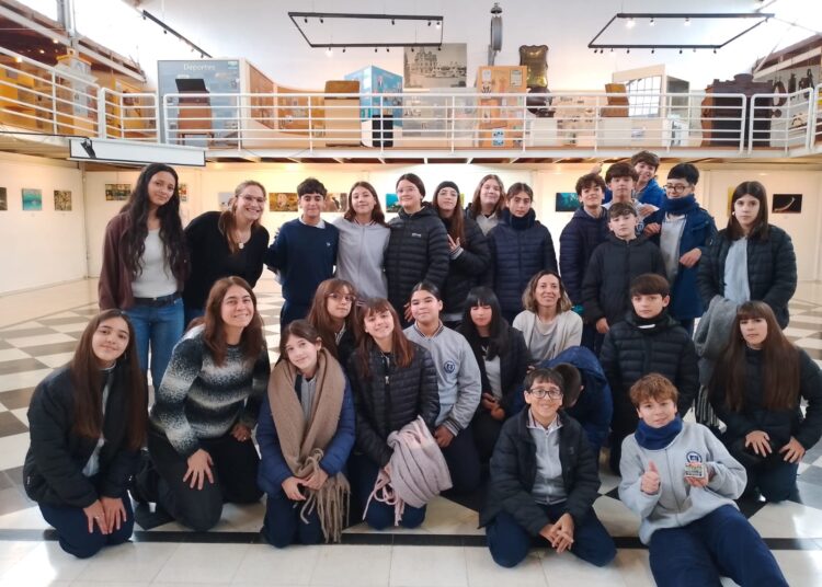 Educación y cultura: alumnos del Colegio Luján visitaron la muestra fotográfica en el Museo Mulazzi y confirman su extensión por las vacaciones de invierno
