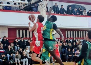 Costa Sud se quedó con el clásico y es líder de la Copa 90° Aniversario
