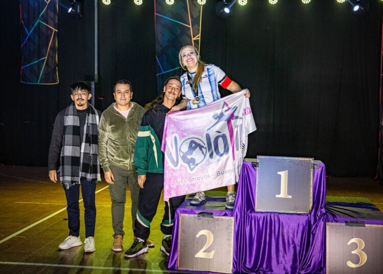 Con una destacada cosecha de medallas, la escuela Volátil brilló en el Regional de Acrobacia Aérea