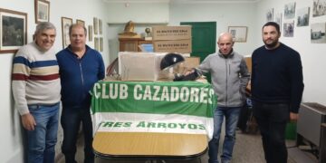 El Club Cazadores donó 20 luminarias al Ente Descentralizado Claromecó para la Avenida 26