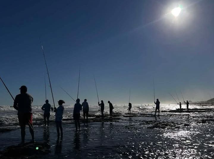 Club Cazadores ya trabaja en el Concurso de Pesca 2027 y analiza el impacto de la erosión en las playas de Claromecó