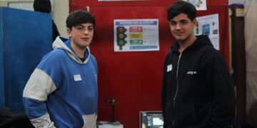 Estudiantes de la Escuela Técnica propusieron un semáforo sonoro para personas no videntes
