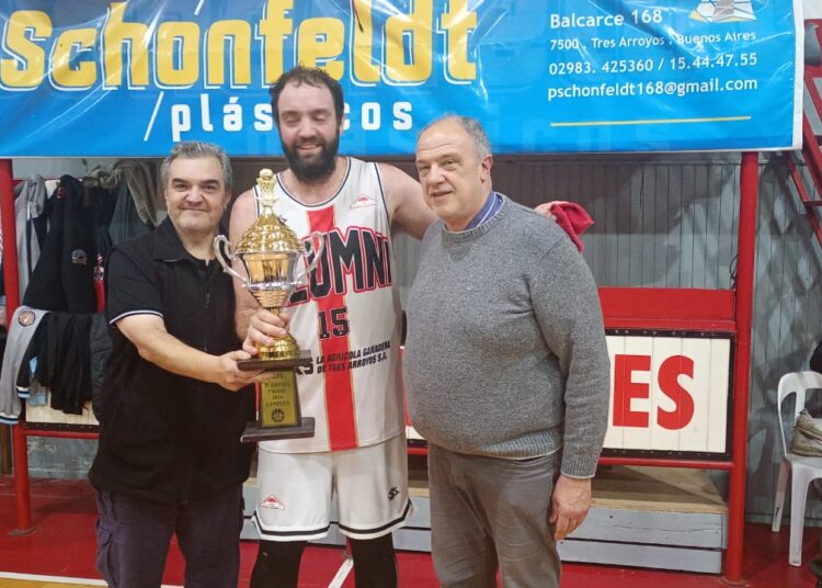 Alumni se quedó con la copa en un final para el infarto