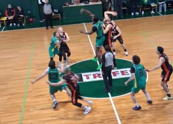 Costa Sud venció a Huracán de Necochea y jugará la final de la Copa 90° Aniversario El Oriverde se impuso por un ajustado 75 a 74 en una semifinal vibrante y ahora definirá