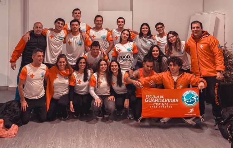 La Escuela de Guardavidas mantiene una intensa actividad y crece el interés por la formación profesional